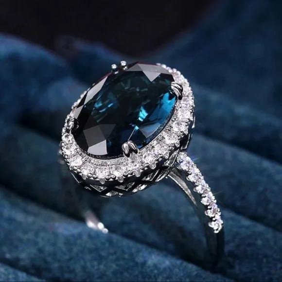 LONDON BLUE 925 STERLING SILVER DIAMOND RING - Picture 4 of 6